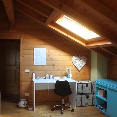 La Casa Del Sole Oda ve Kahvaltı Momperone
