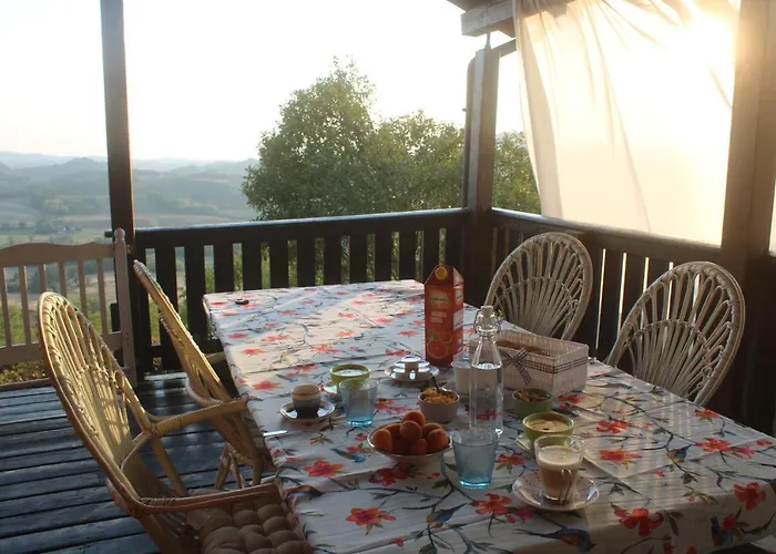 La Casa Del Sole Bed and Breakfast Momperone