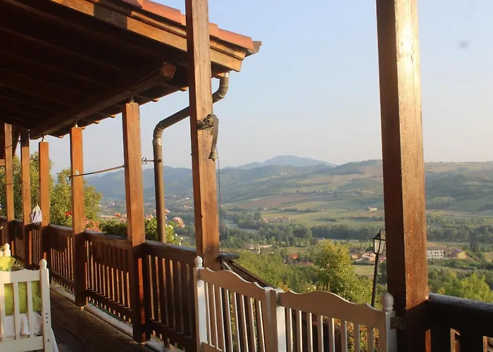 La Casa Del Sole Bed and Breakfast Momperone